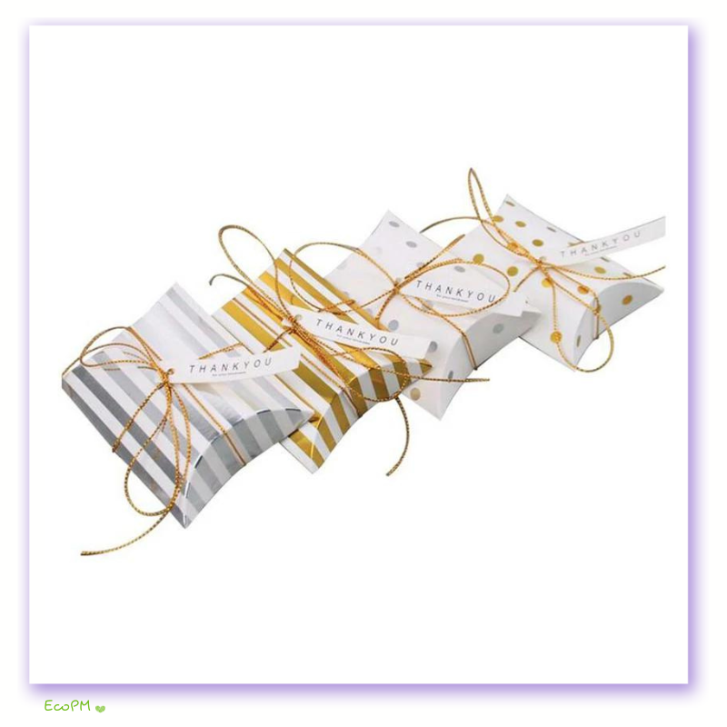 golden-stripes-polka-dot-thank-you-favor-box-4 set.png Elegant favor boxes with golden stripes and polka dot designs, accompanied by 'Thank You' tags.