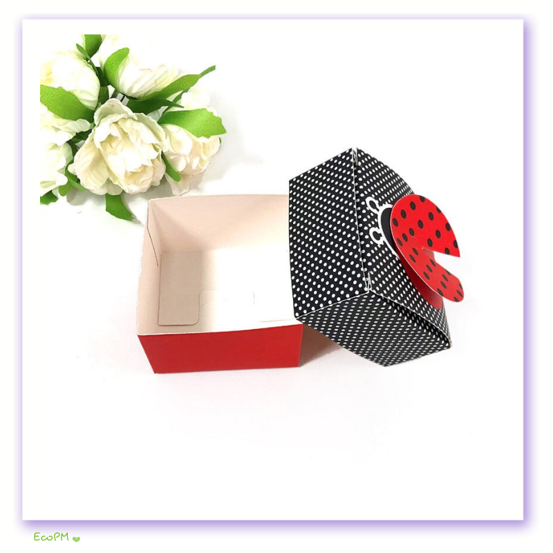 open-ladybug-charm-favor-box-floral-accent.png