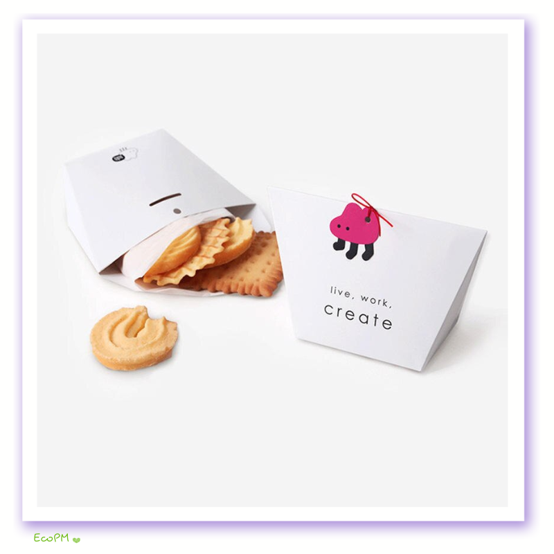 creative-white-animal-motif-favor-boxes-cookies.png