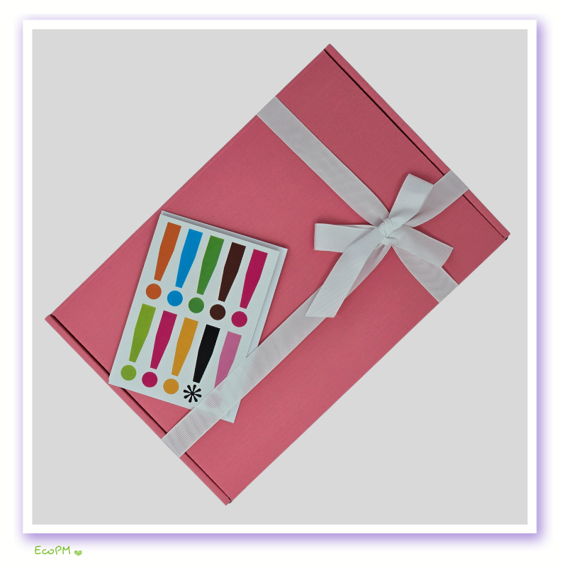 blissful-baby-care-gift-box-closed.jpg Pink gift box for baby with colorful card